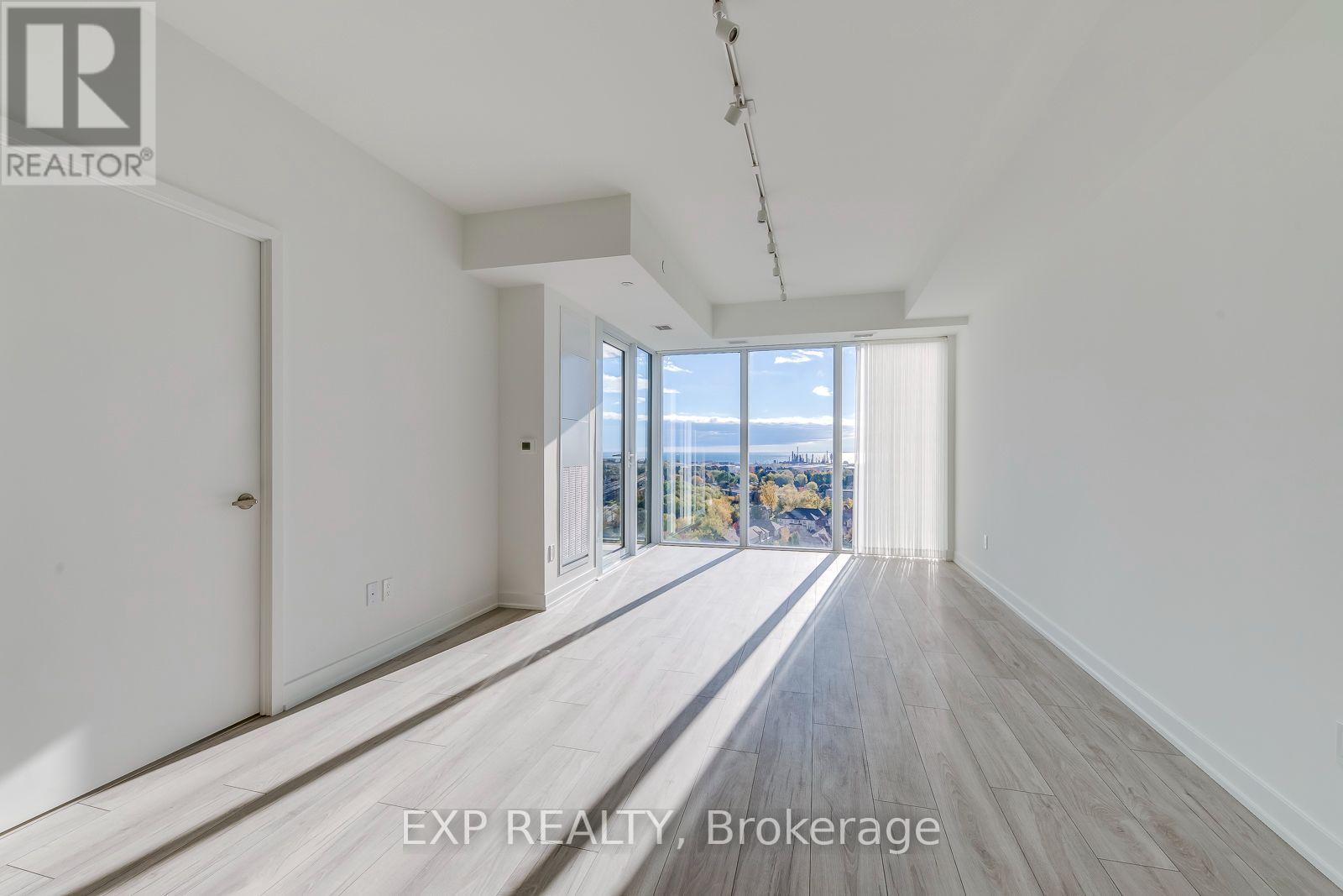 #1605 1035 SOUTHDOWN ROAD - 11
