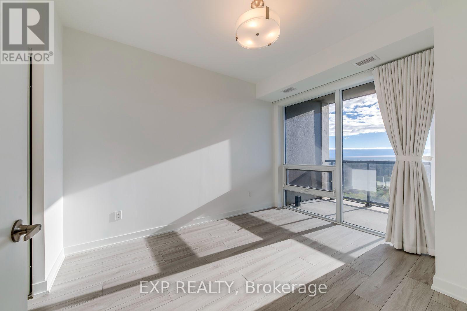#1605 1035 SOUTHDOWN ROAD - 18