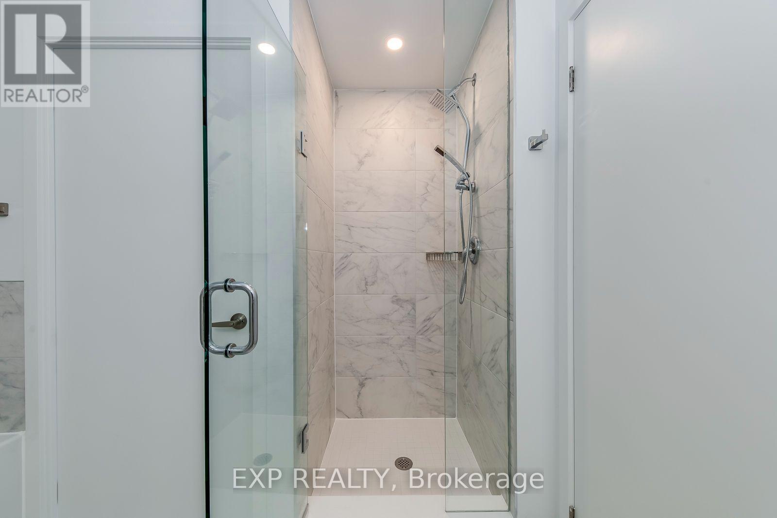#1605 1035 SOUTHDOWN ROAD - 24