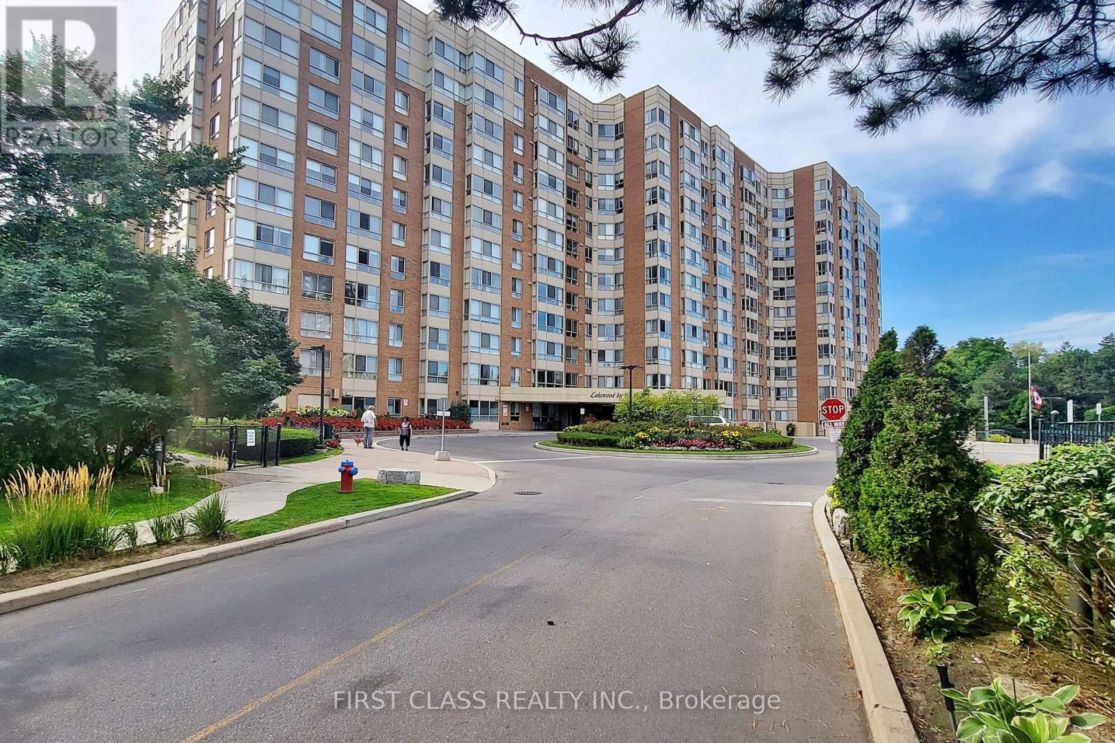 Photo of 1485 Lakeshore Road