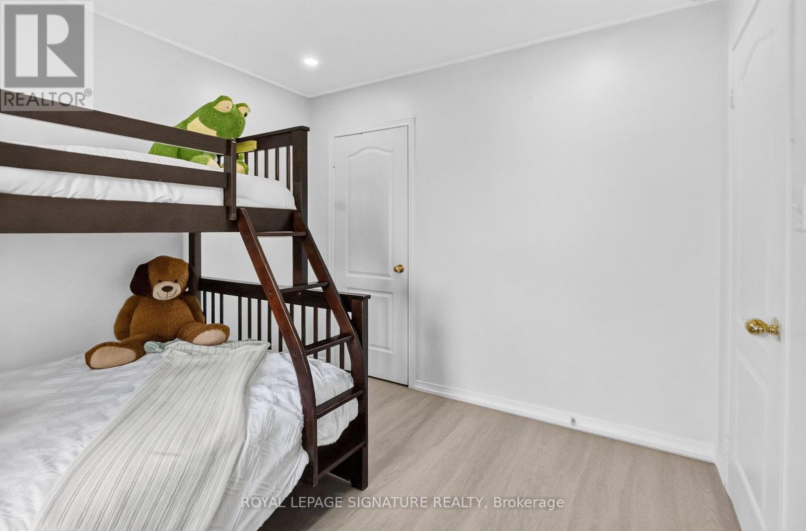 5910 MANZANILLO CRESCENT - 34