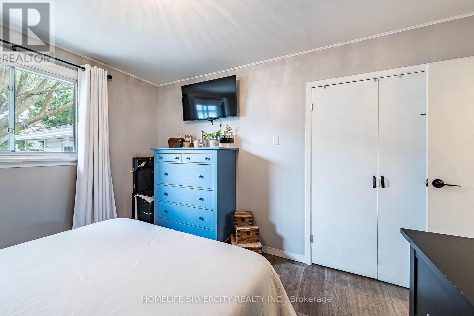 404 ANDREW STREET - 21