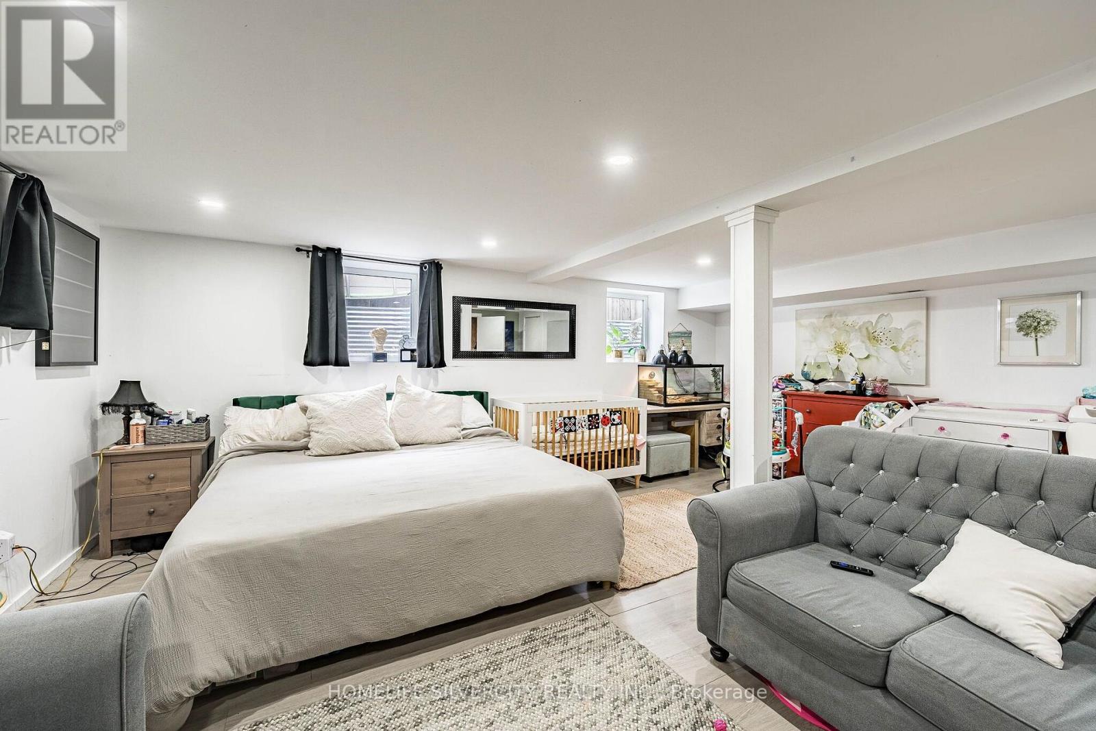 404 ANDREW STREET - 34
