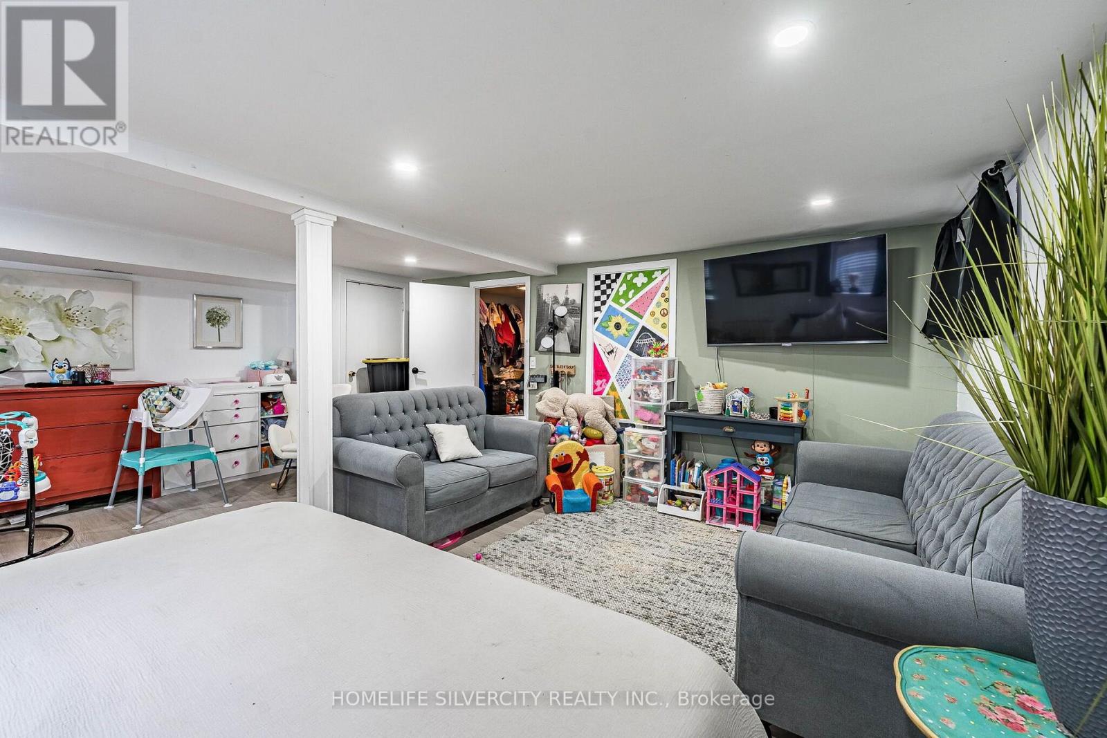 404 ANDREW STREET - 36