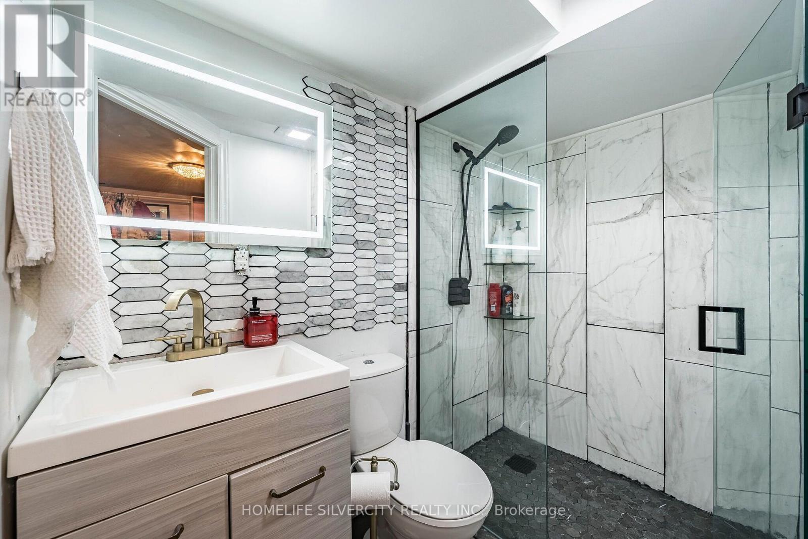 404 ANDREW STREET - 38