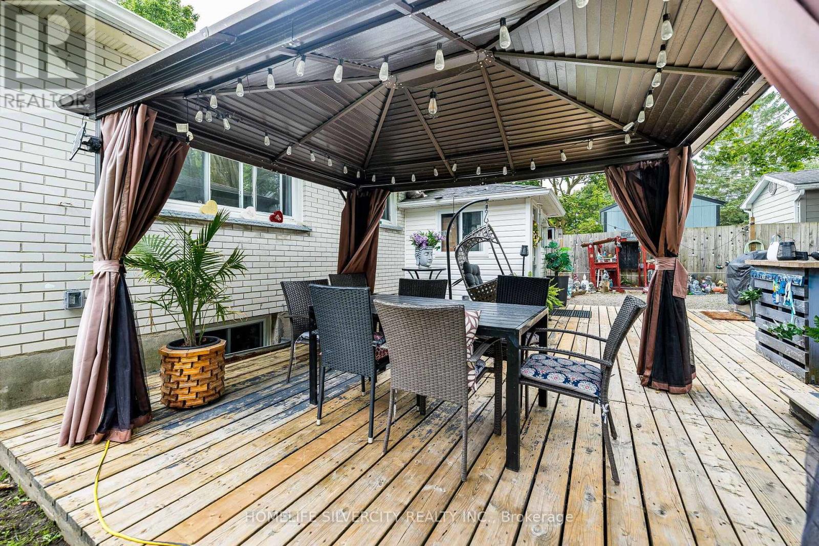 404 ANDREW STREET - 41