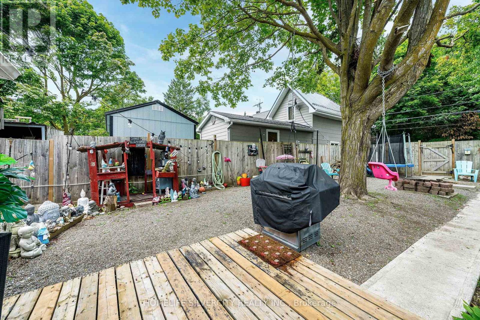 404 ANDREW STREET - 43