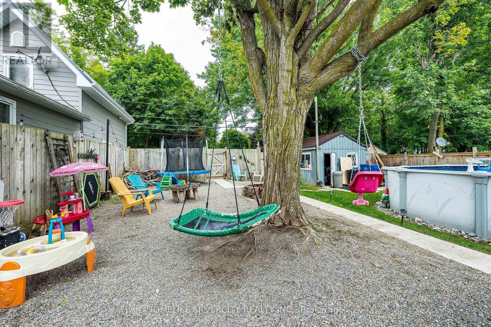 404 ANDREW STREET - 44