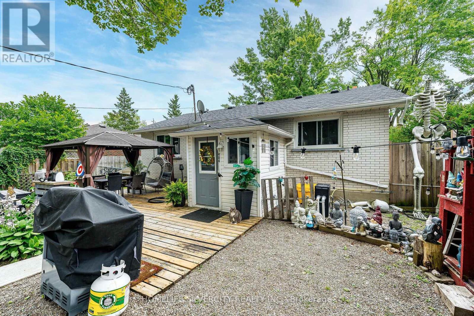 404 ANDREW STREET - 45