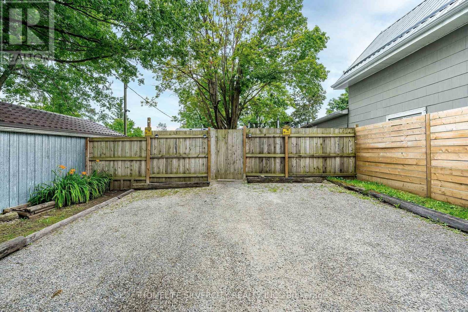 404 ANDREW STREET - 49