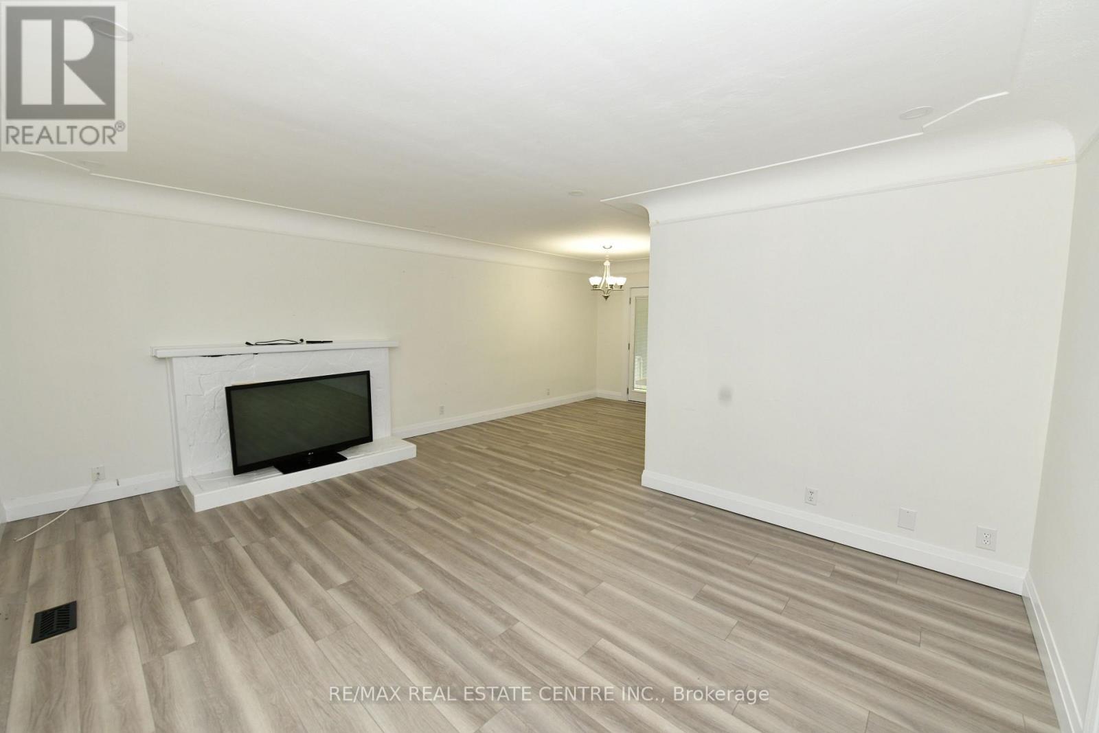 15 MILLER DRIVE - 13