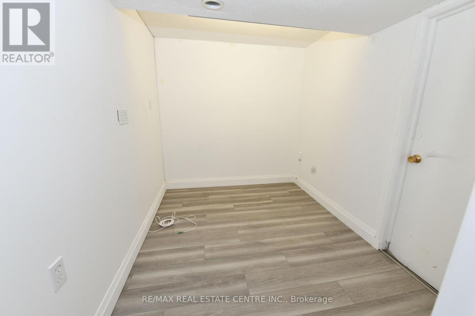 15 MILLER DRIVE - 14