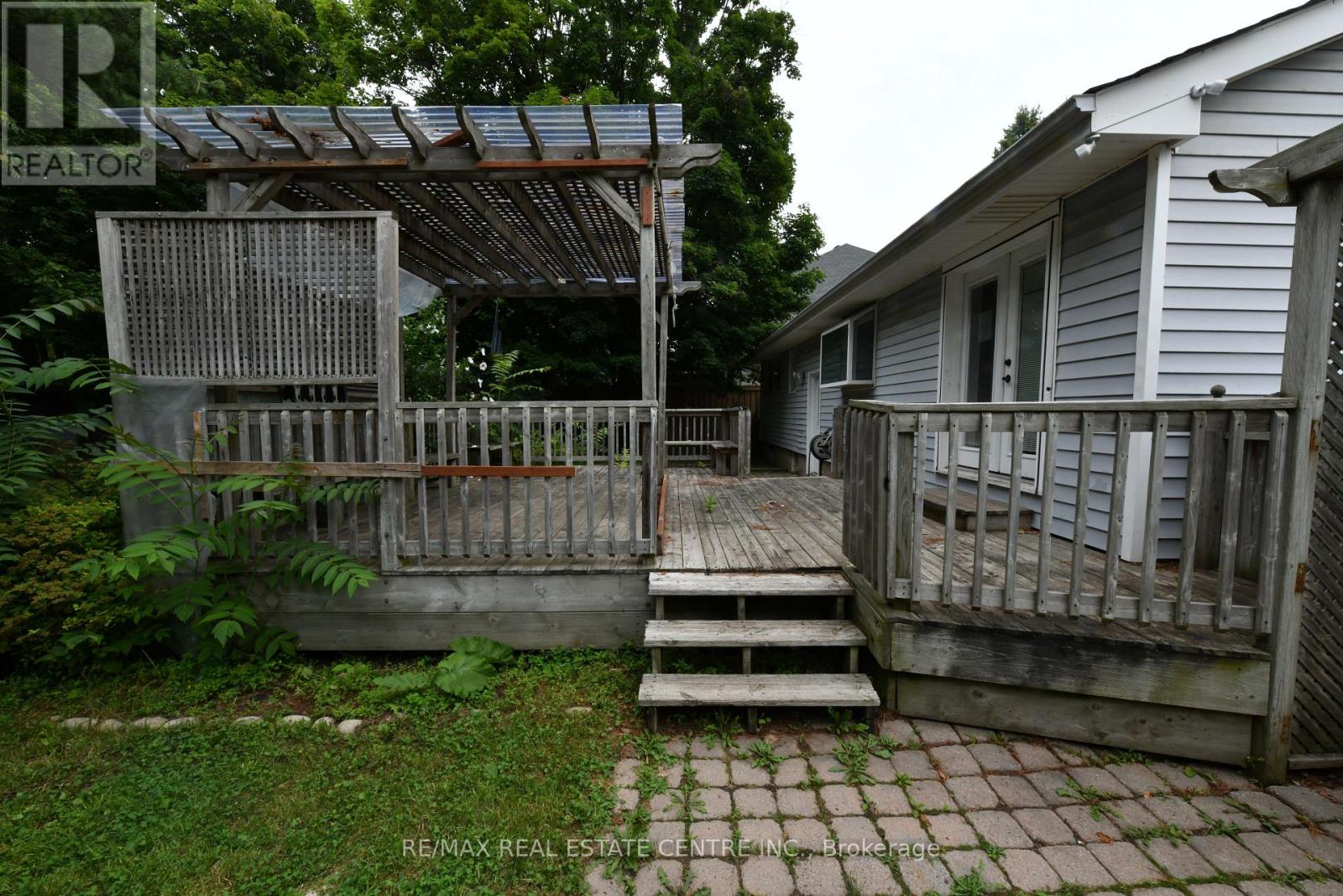 15 MILLER DRIVE - 20