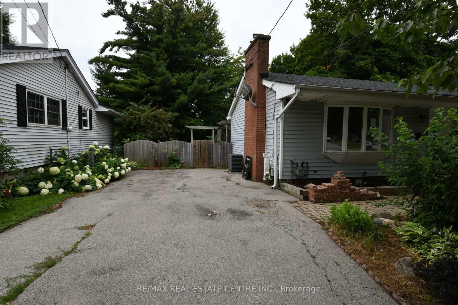 15 MILLER DRIVE - 3
