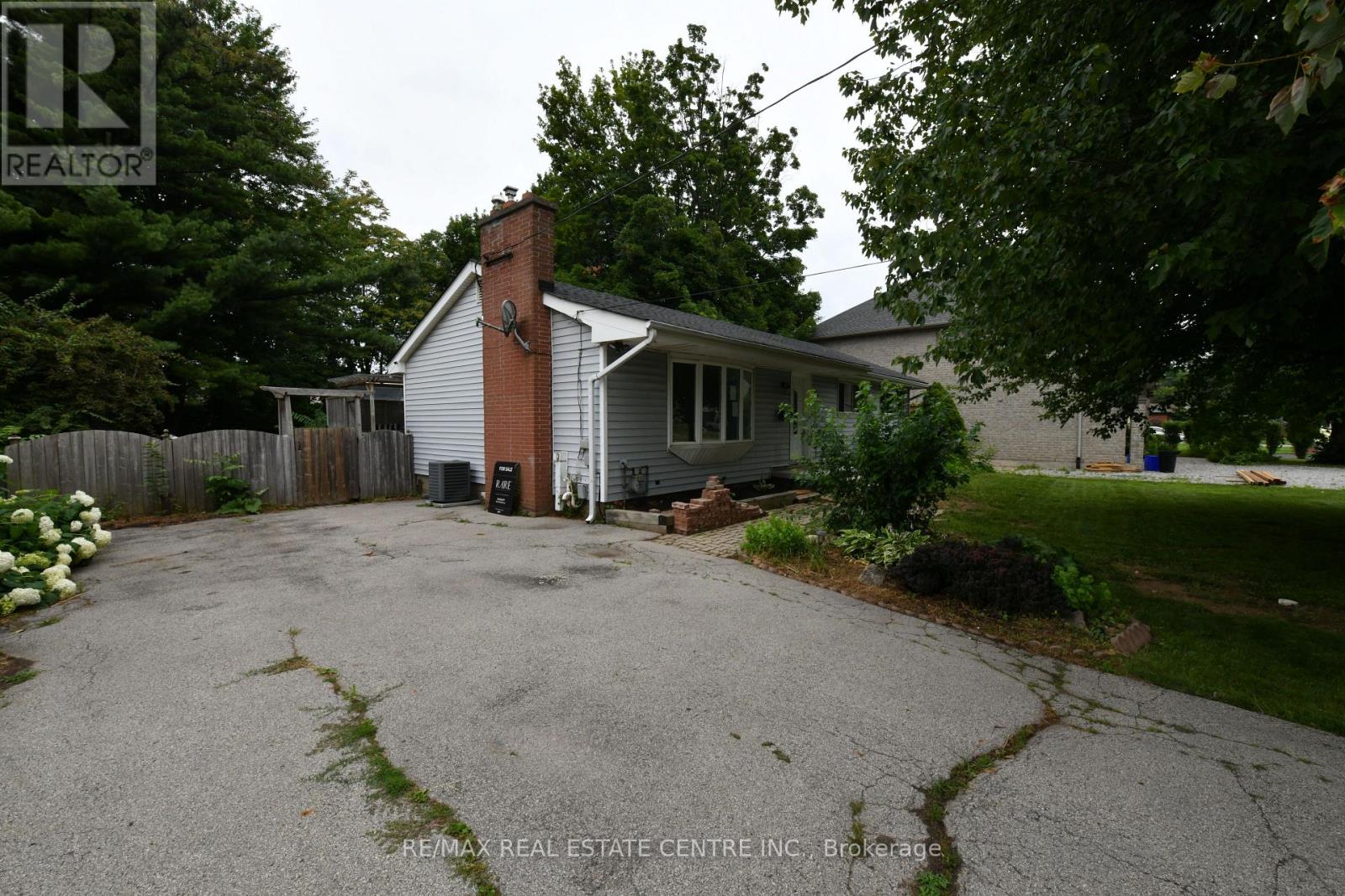 15 MILLER DRIVE - 4