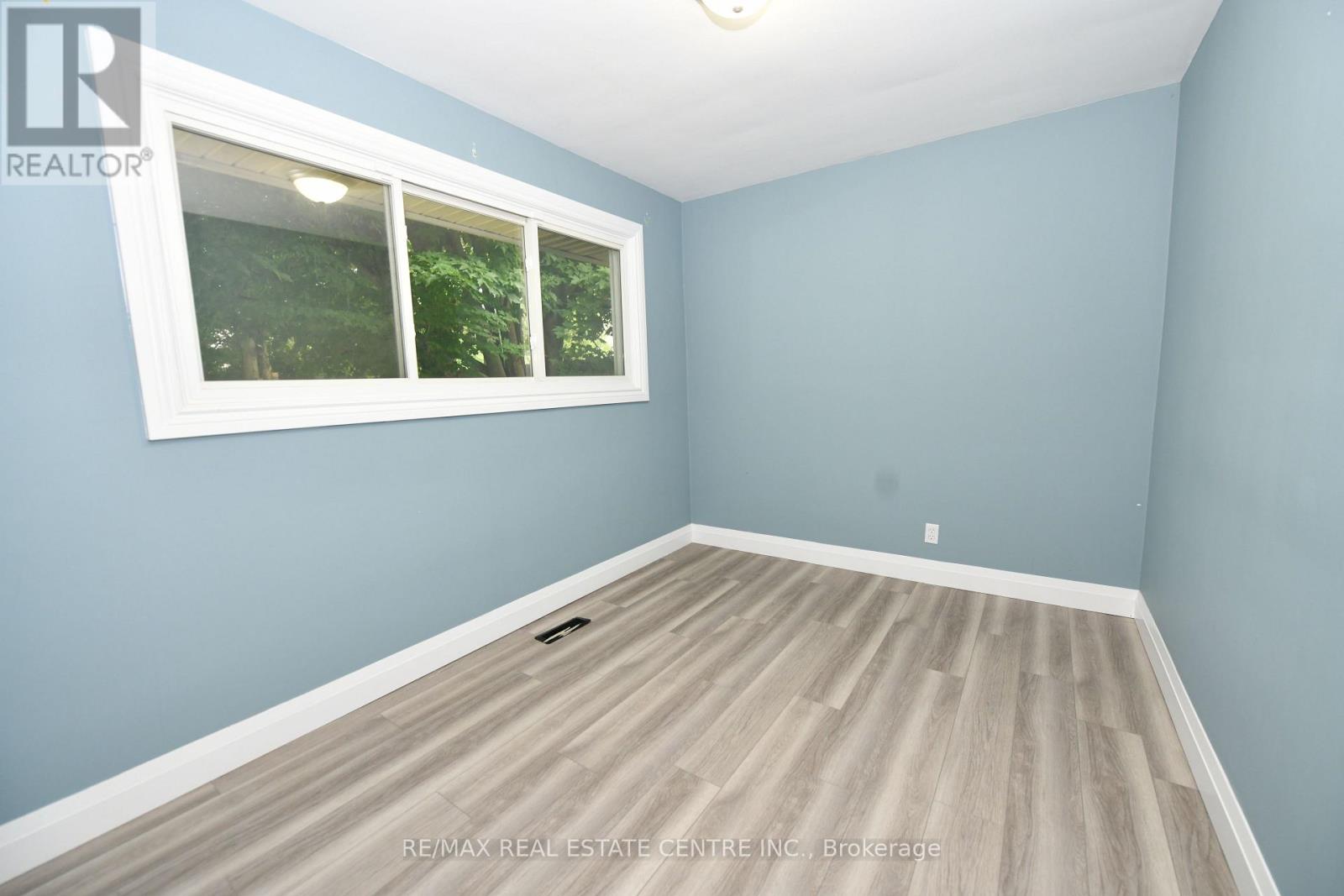 15 MILLER DRIVE - 8