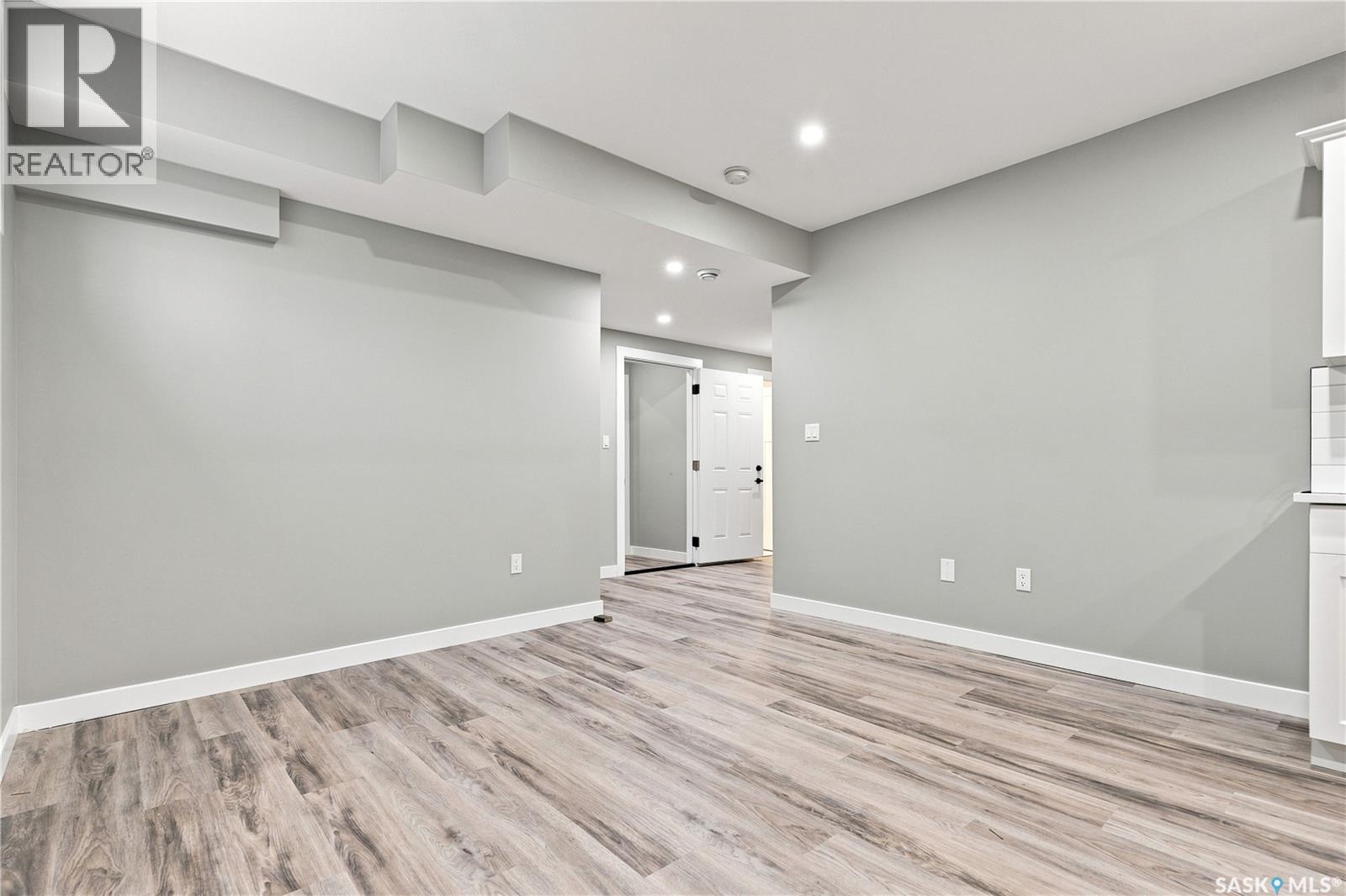 247 Thakur STREET - 38