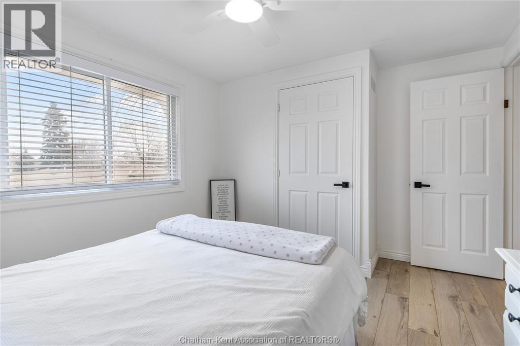 76 PAMELA CRESCENT - 26
