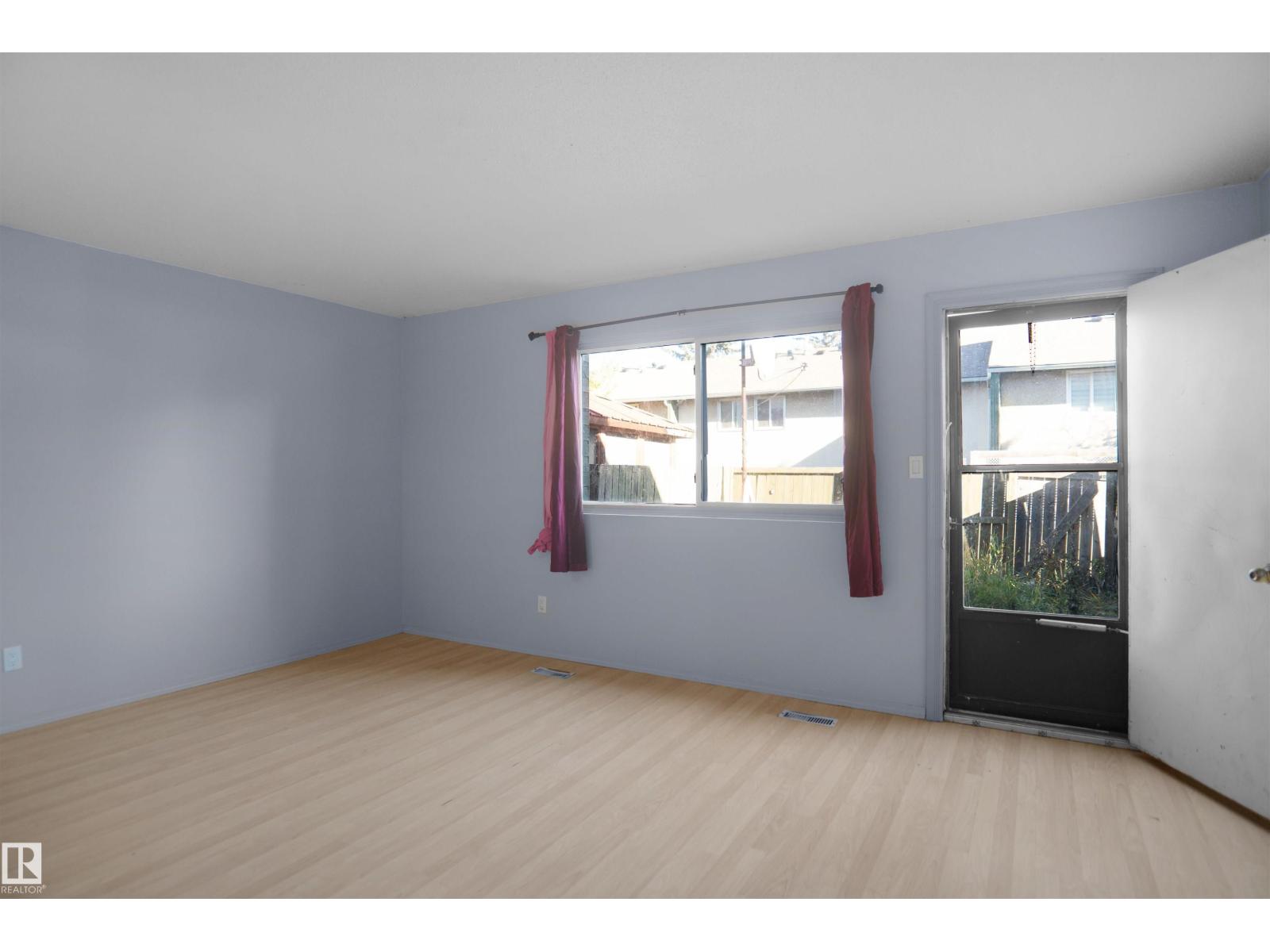 887 ABBOTTSFIELD RD NW - 5