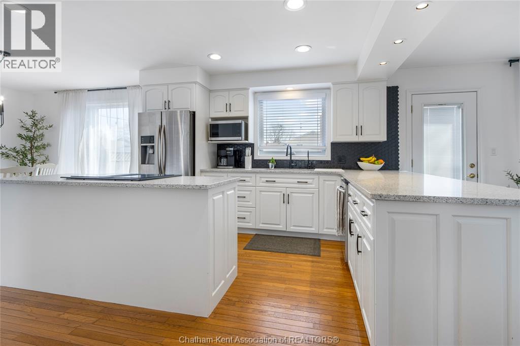 76 PAMELA CRESCENT - 13