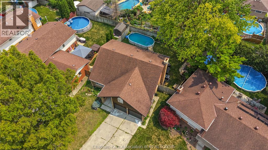 76 PAMELA CRESCENT - 48