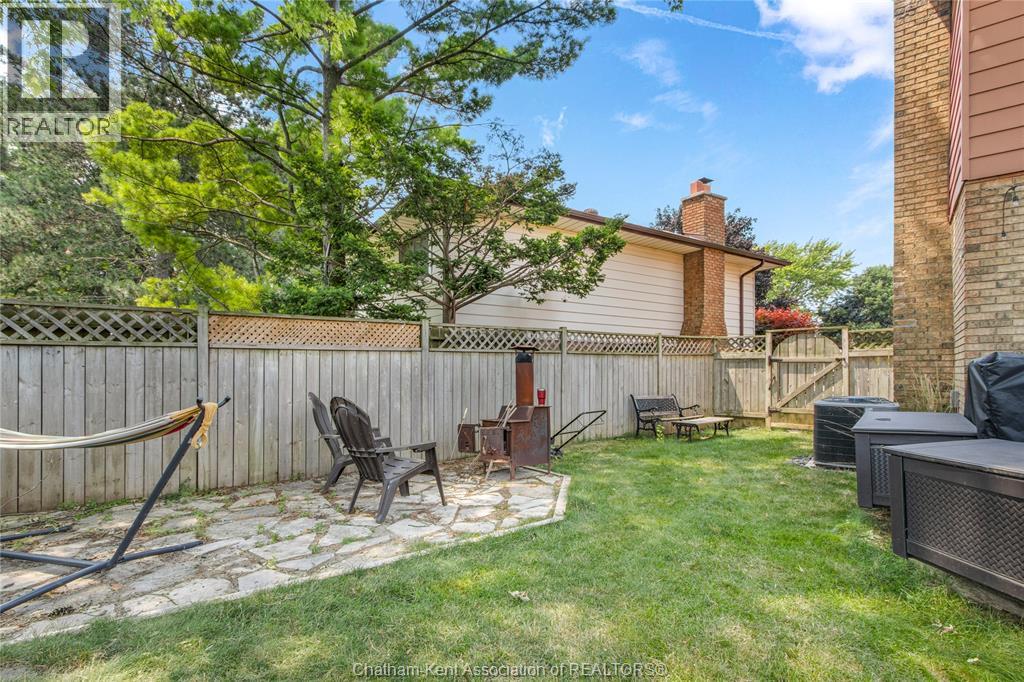 76 PAMELA CRESCENT - 43