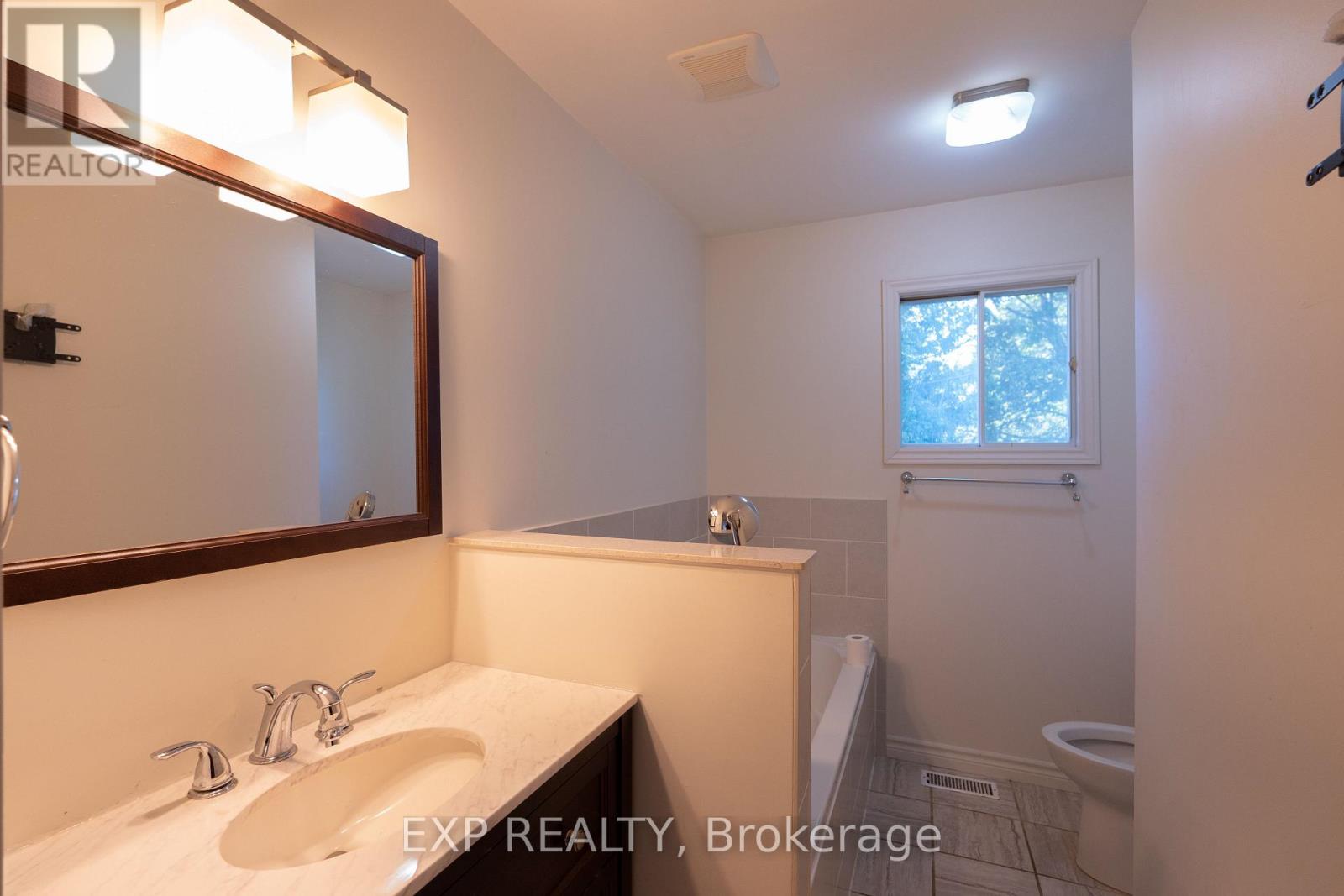 2670 SOUTH SPARROW LAKE ROAD S - 15