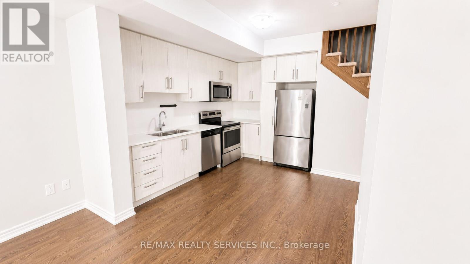 #4 2205 LILLYKIN STREET - 8