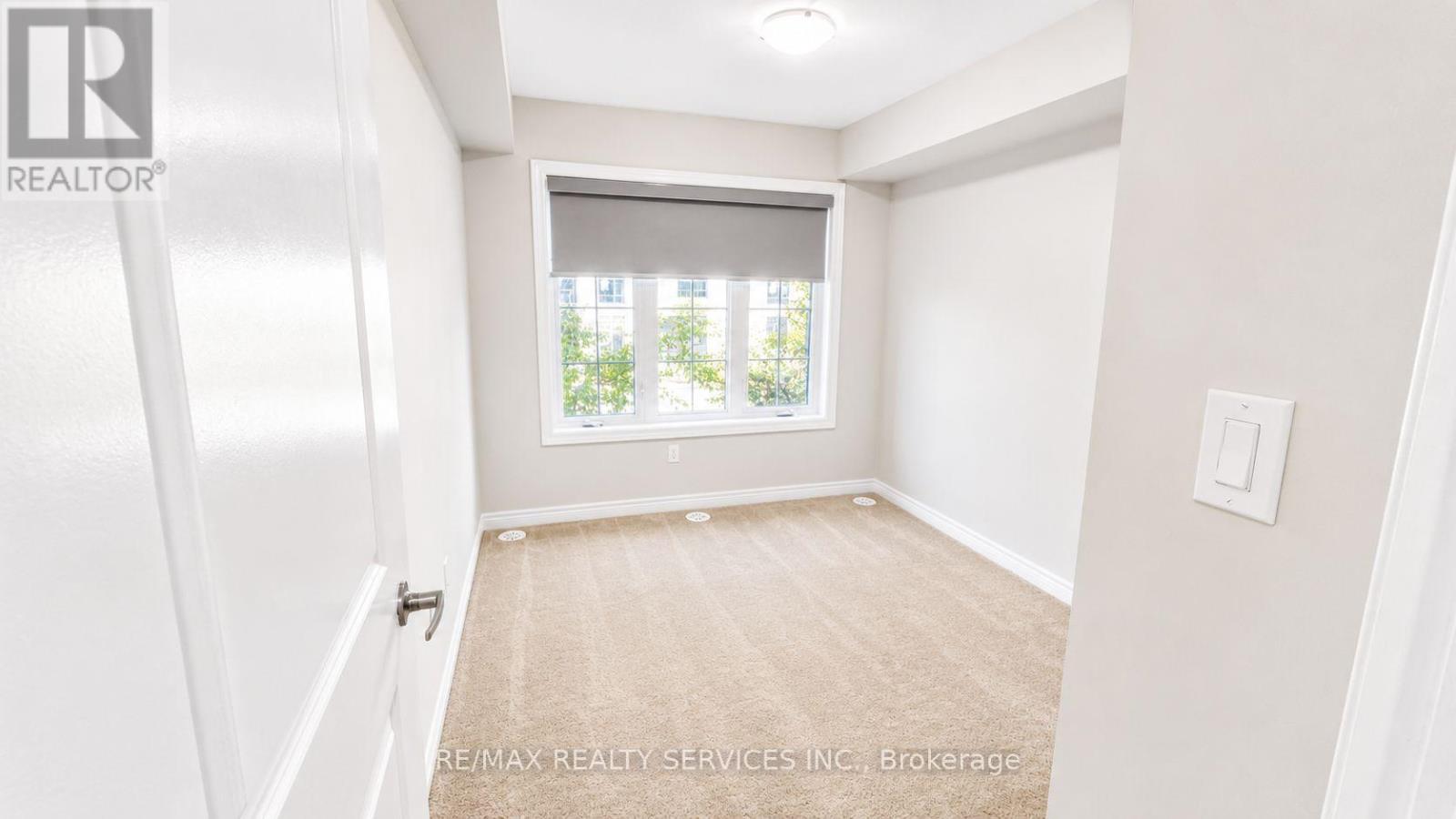 #4 2205 LILLYKIN STREET - 17
