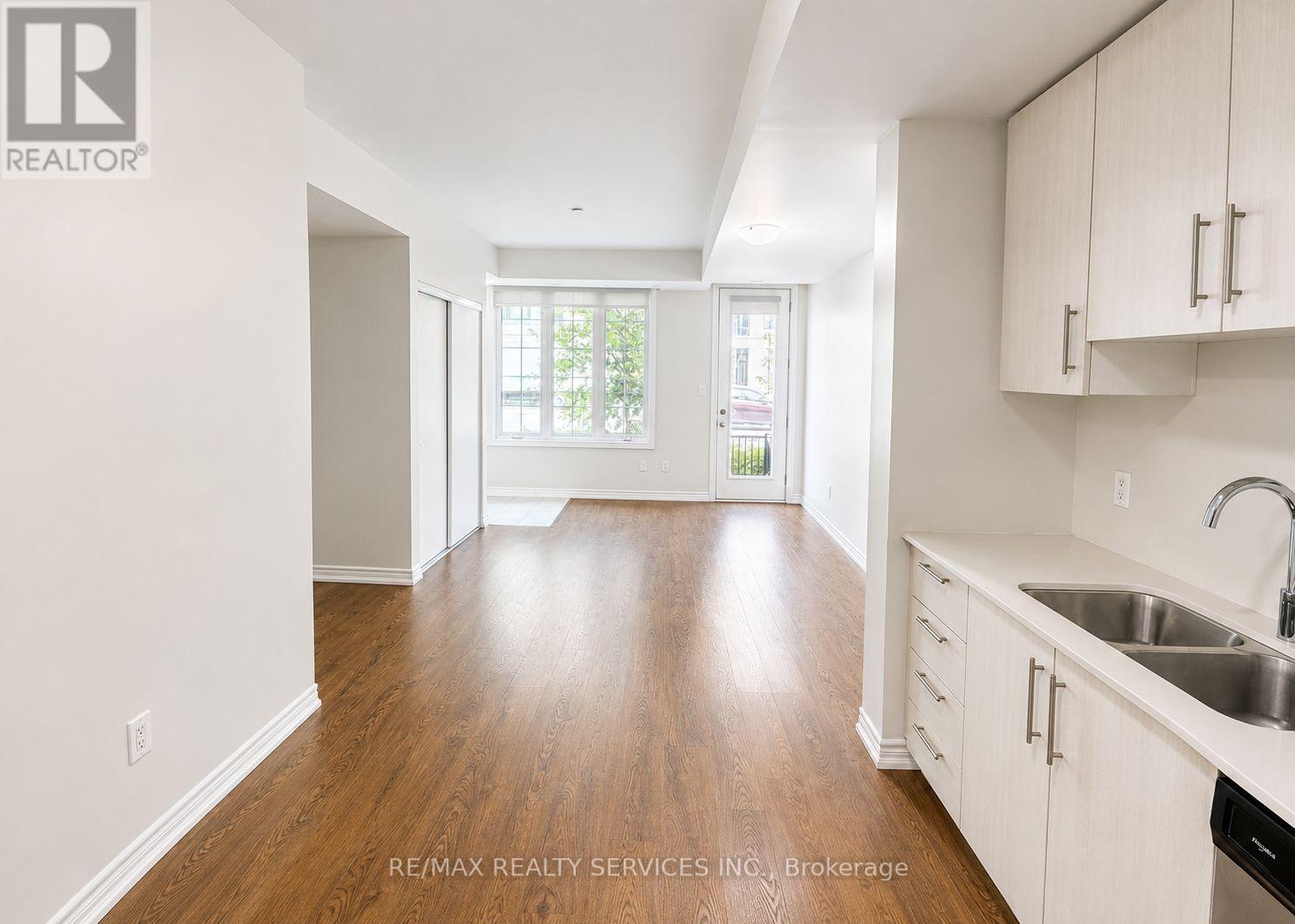 #4 2205 LILLYKIN STREET - 7