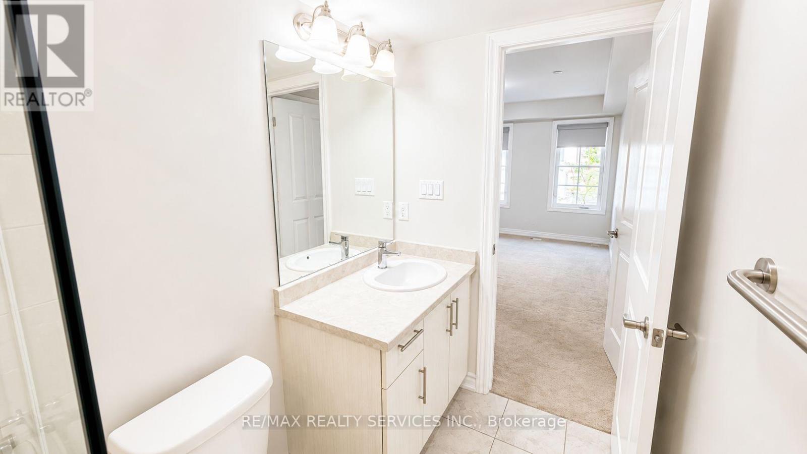 #4 2205 LILLYKIN STREET - 19