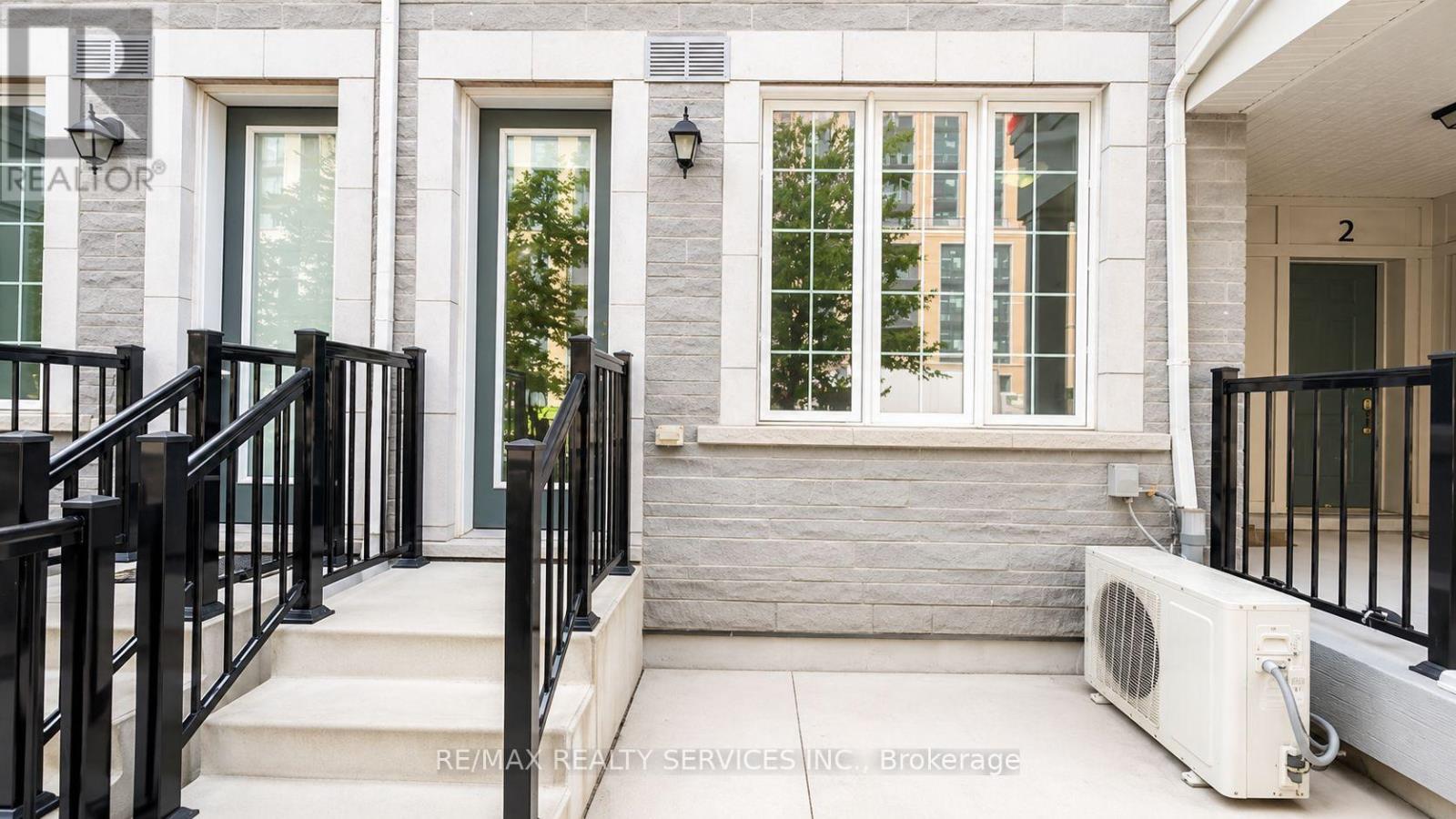 #4 2205 LILLYKIN STREET - 22