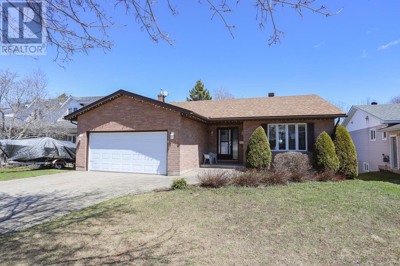 56 Prince Charles CRES - 1