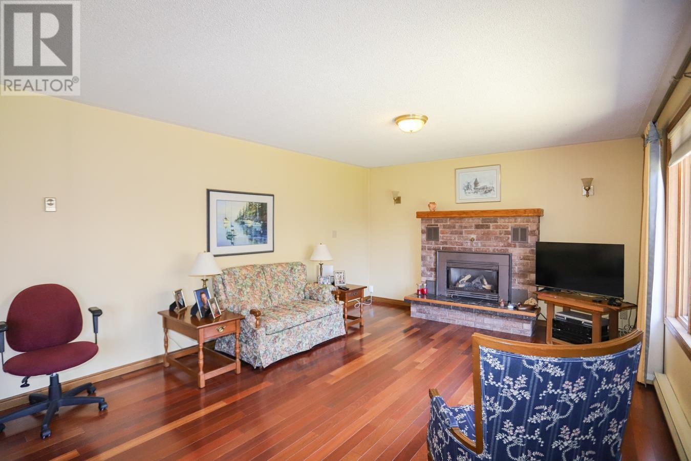 56 Prince Charles CRES - 21