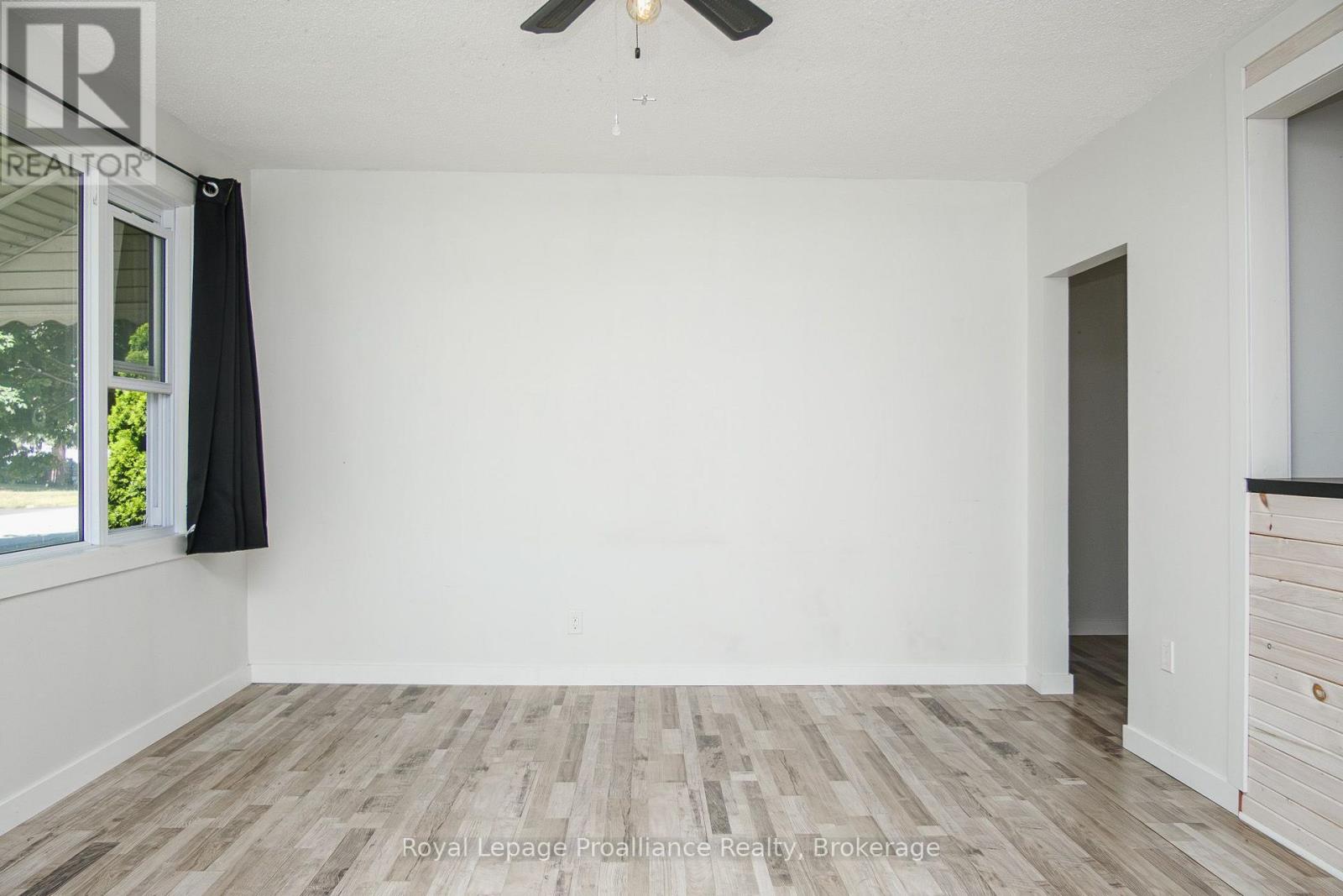 45 VALLEYVIEW CRESCENT - 32