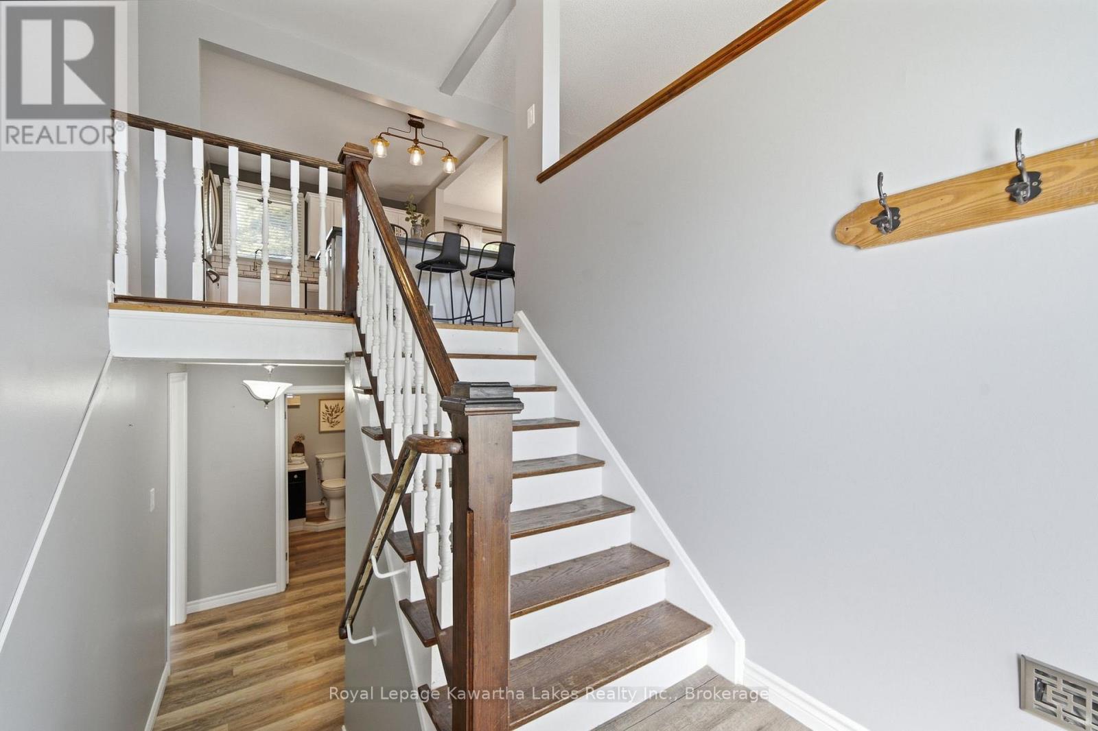 449 WILLIAM STREET N - 11
