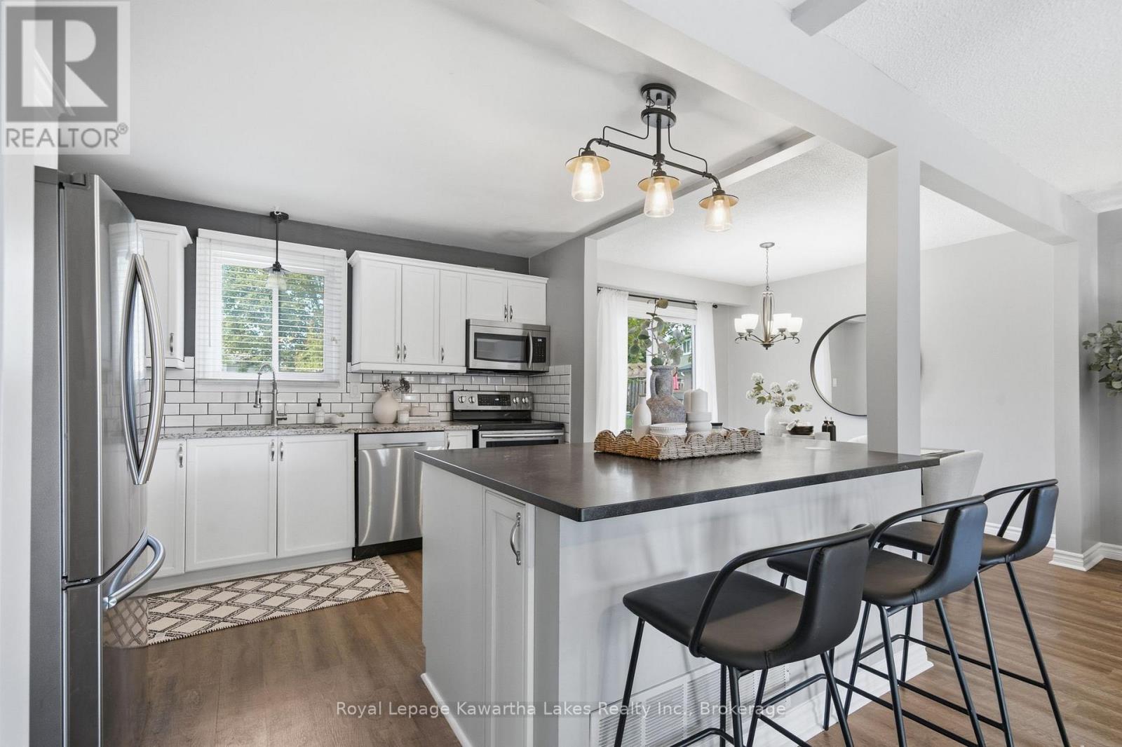 449 WILLIAM STREET N - 16