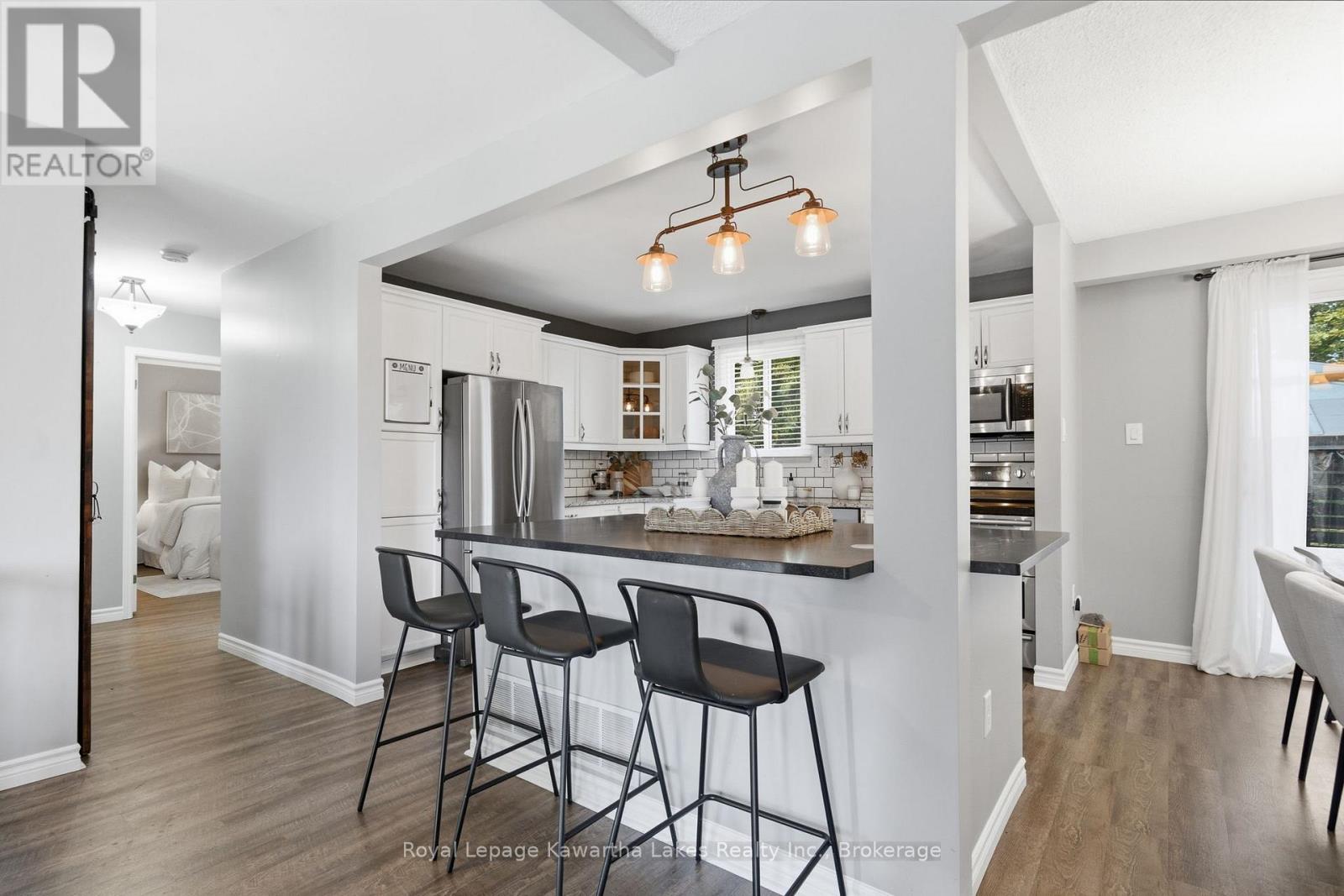 449 WILLIAM STREET N - 18