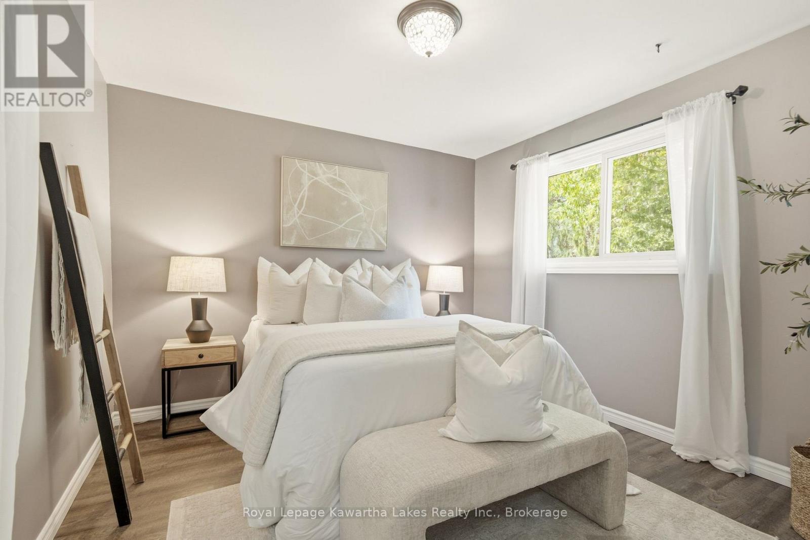 449 WILLIAM STREET N - 27