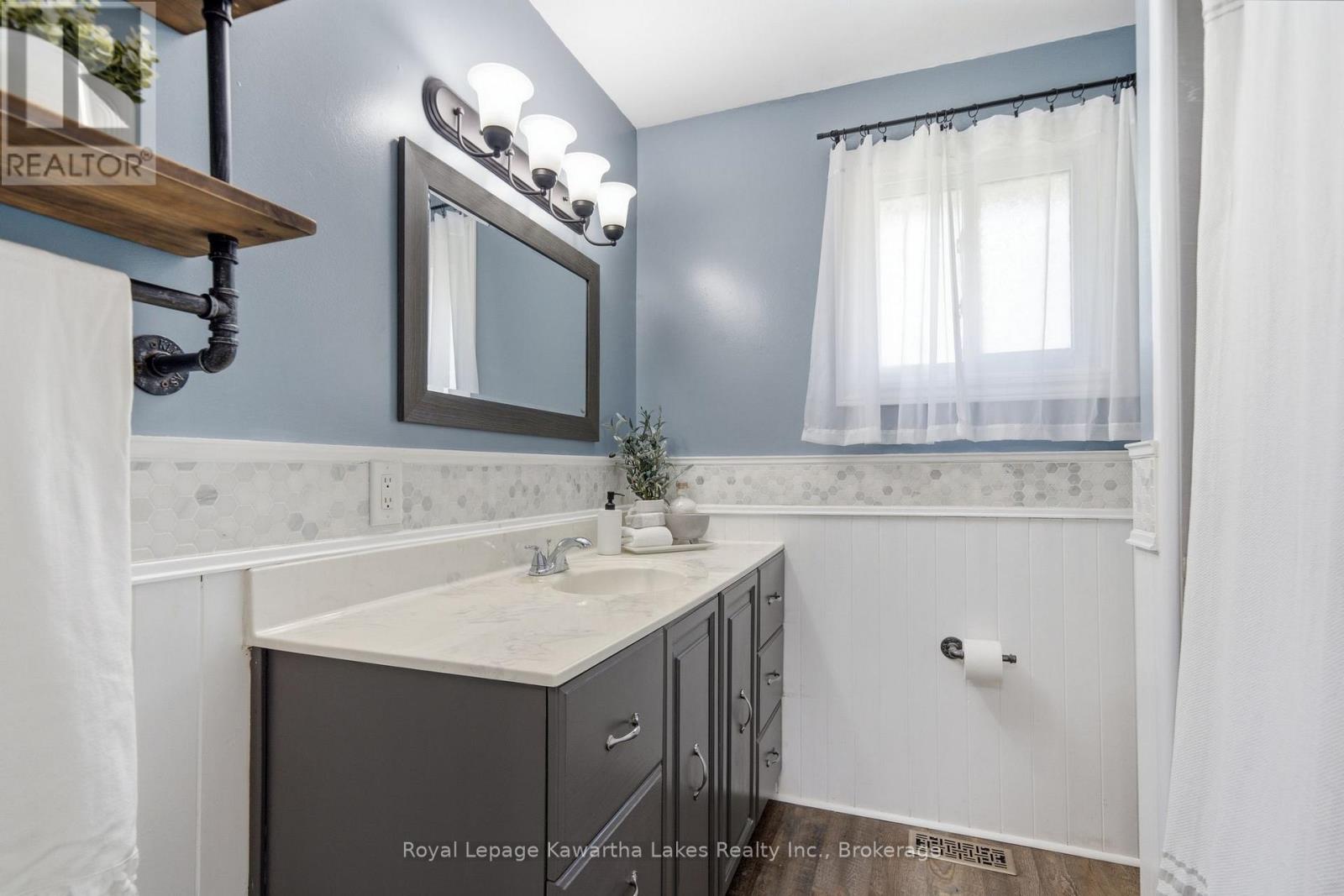 449 WILLIAM STREET N - 31
