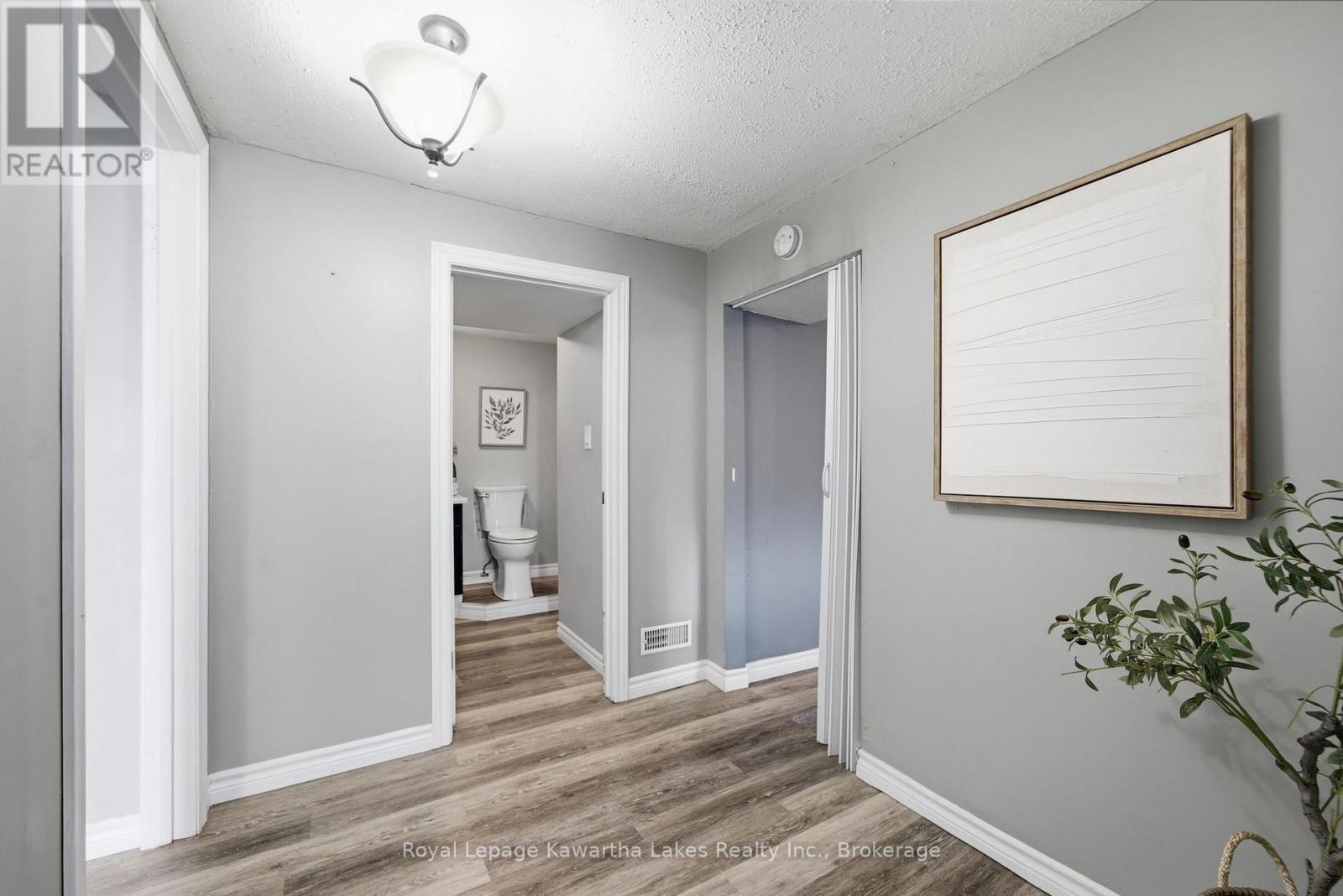 449 WILLIAM STREET N - 32