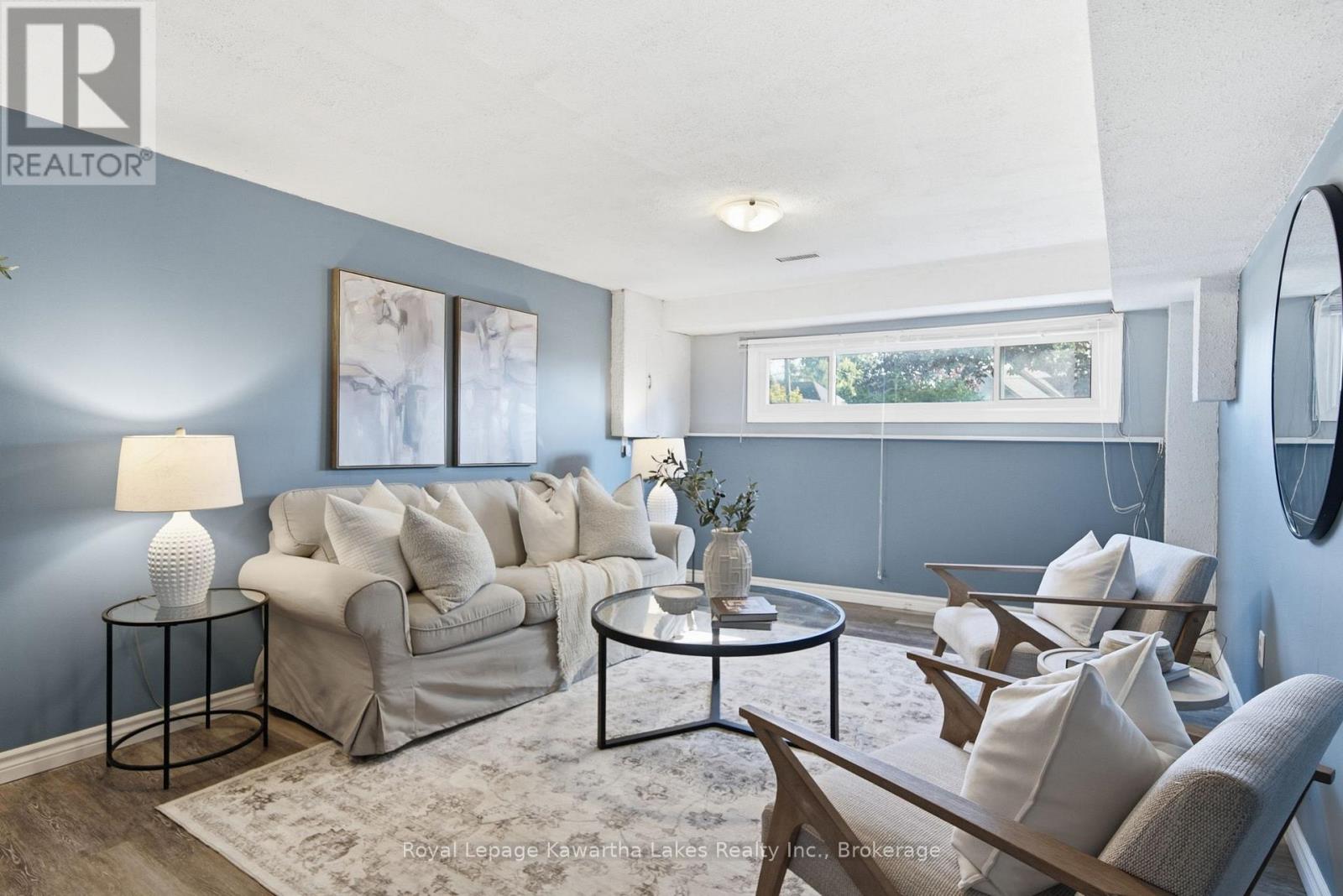 449 WILLIAM STREET N - 36