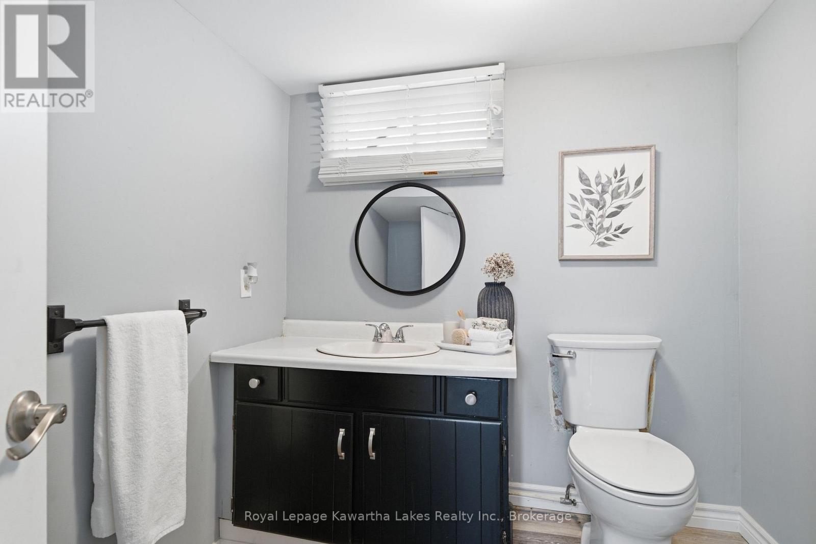 449 WILLIAM STREET N - 41