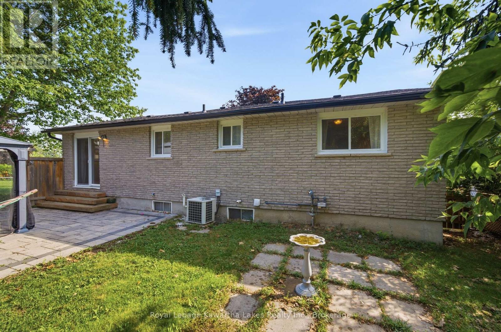 449 WILLIAM STREET N - 48