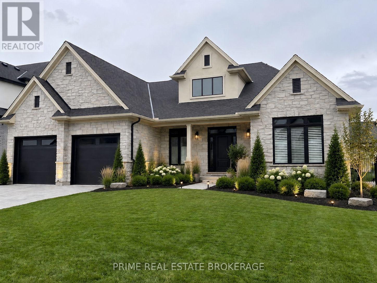 689 VALLEYSTREAM WALK - 1