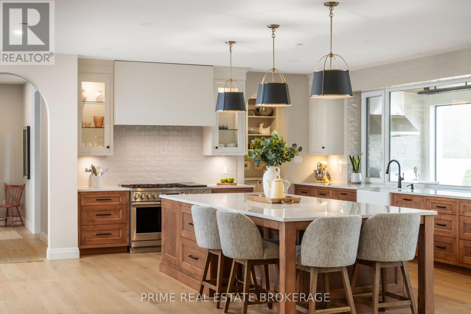 689 VALLEYSTREAM WALK - Image 11