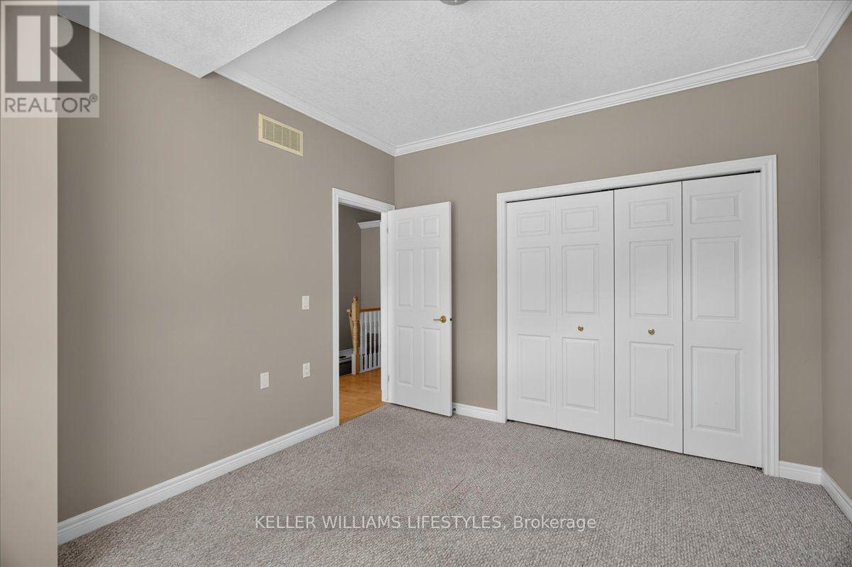 #20 1574 RICHMOND STREET - 11