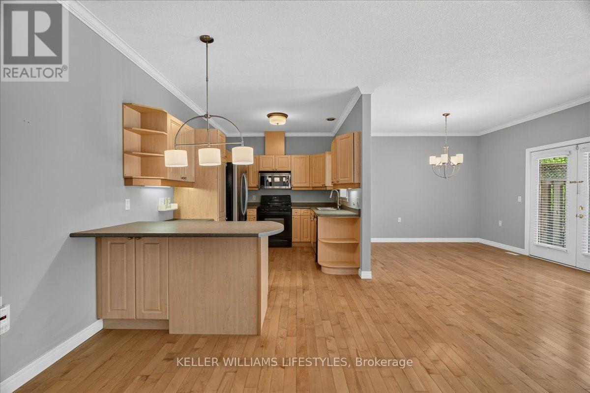 #20 1574 RICHMOND STREET - 13