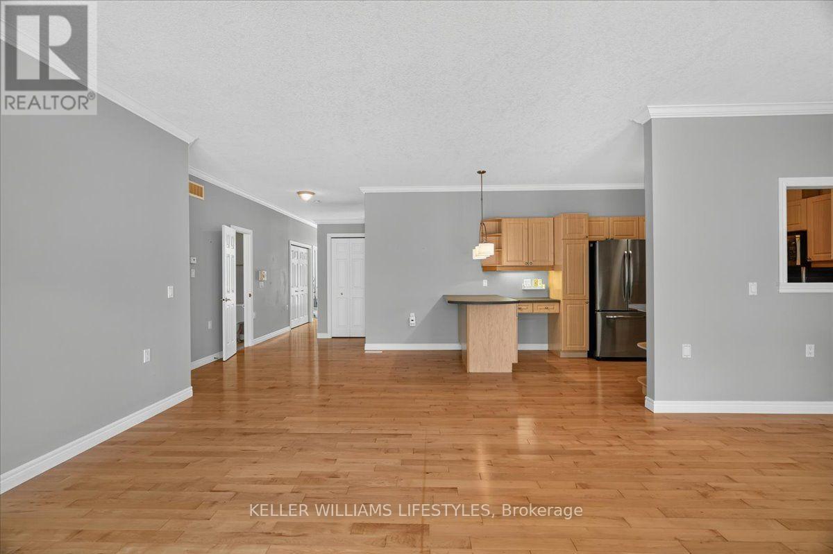 #20 1574 RICHMOND STREET - 18