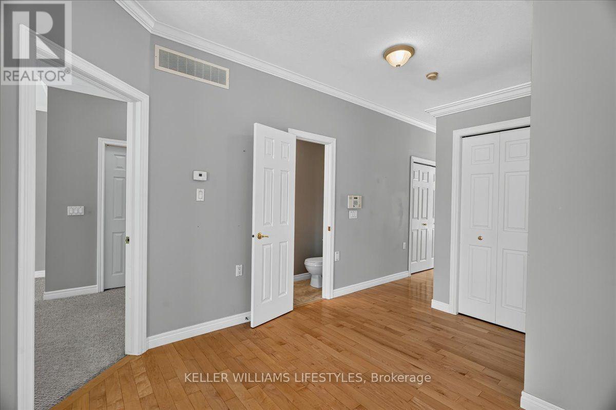 #20 1574 RICHMOND STREET - 20